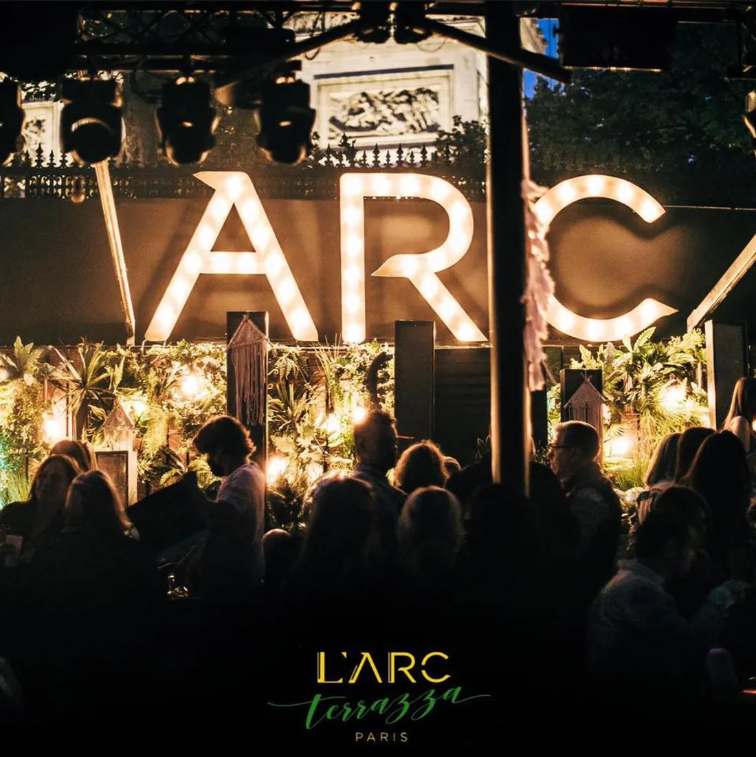 Facebook : @L'Arc Paris 